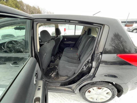 2011 Nissan Versa 1.8 SL