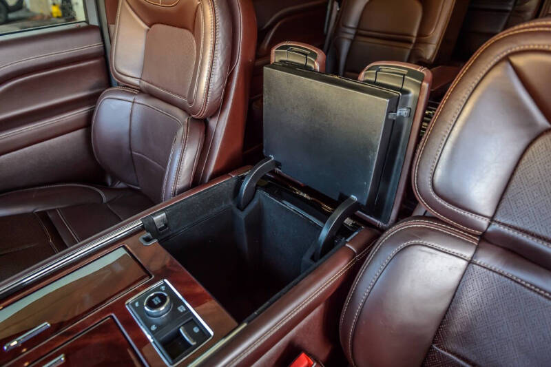 2019 Lincoln Navigator Black Label