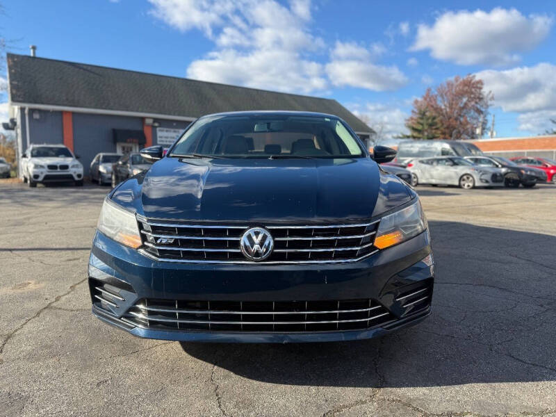 2018 Volkswagen Passat 2.0T R-Line