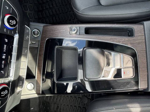 2023 Audi Q5 quattro Premium Plus 40 TFSI