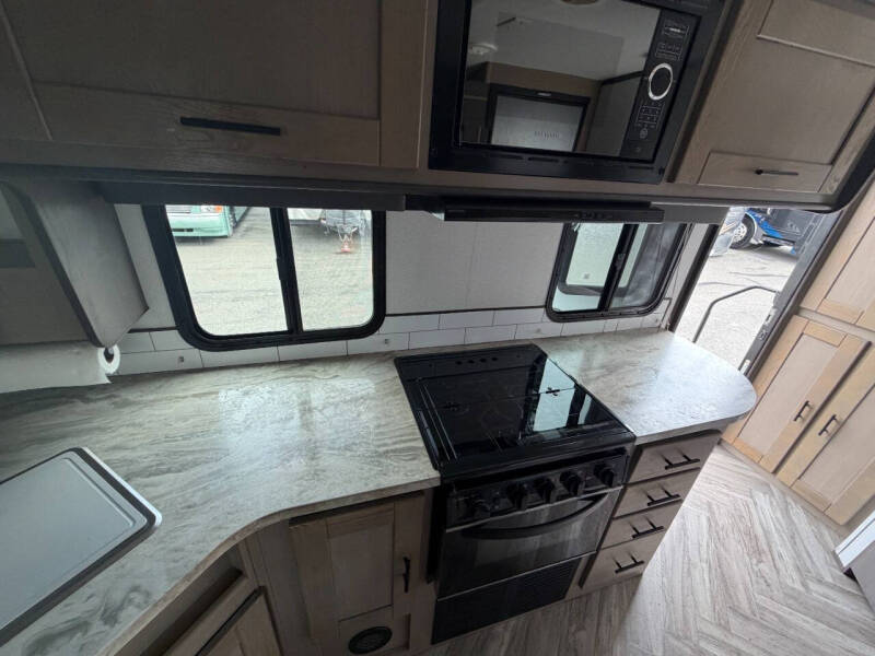 2019 Cruiser RV Shadow Cruiser