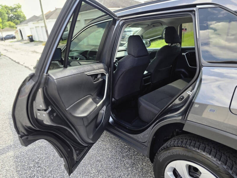 2021 Toyota RAV4 LE