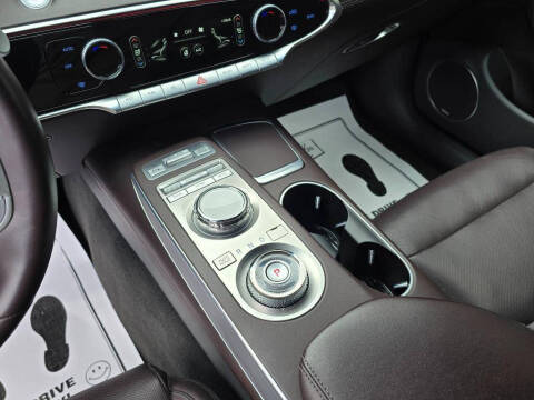 2023 Genesis GV70 2.5T Standard