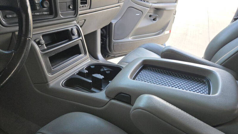 2004 GMC Yukon SLE - Photo 45