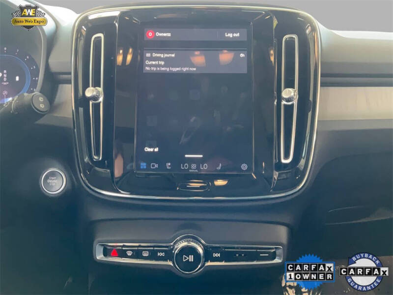 2024 Volvo XC40 B5 Plus Dark Theme