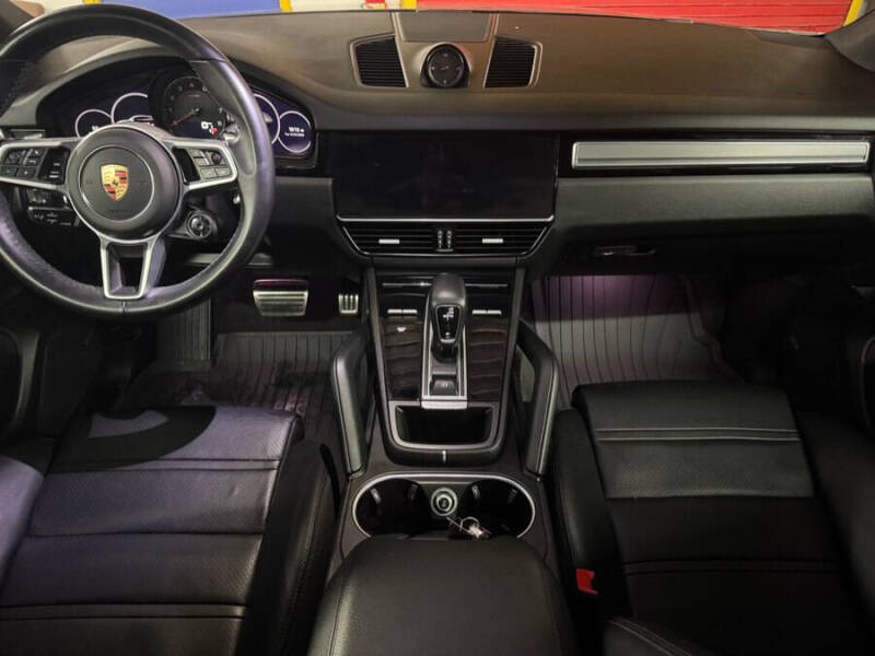 2022 Porsche Cayenne S Coupe Platinum Edition