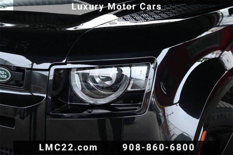 2023 Land Rover Defender 130 X-Dynamic SE