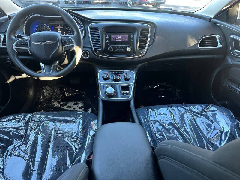 2015 Chrysler 200 LX