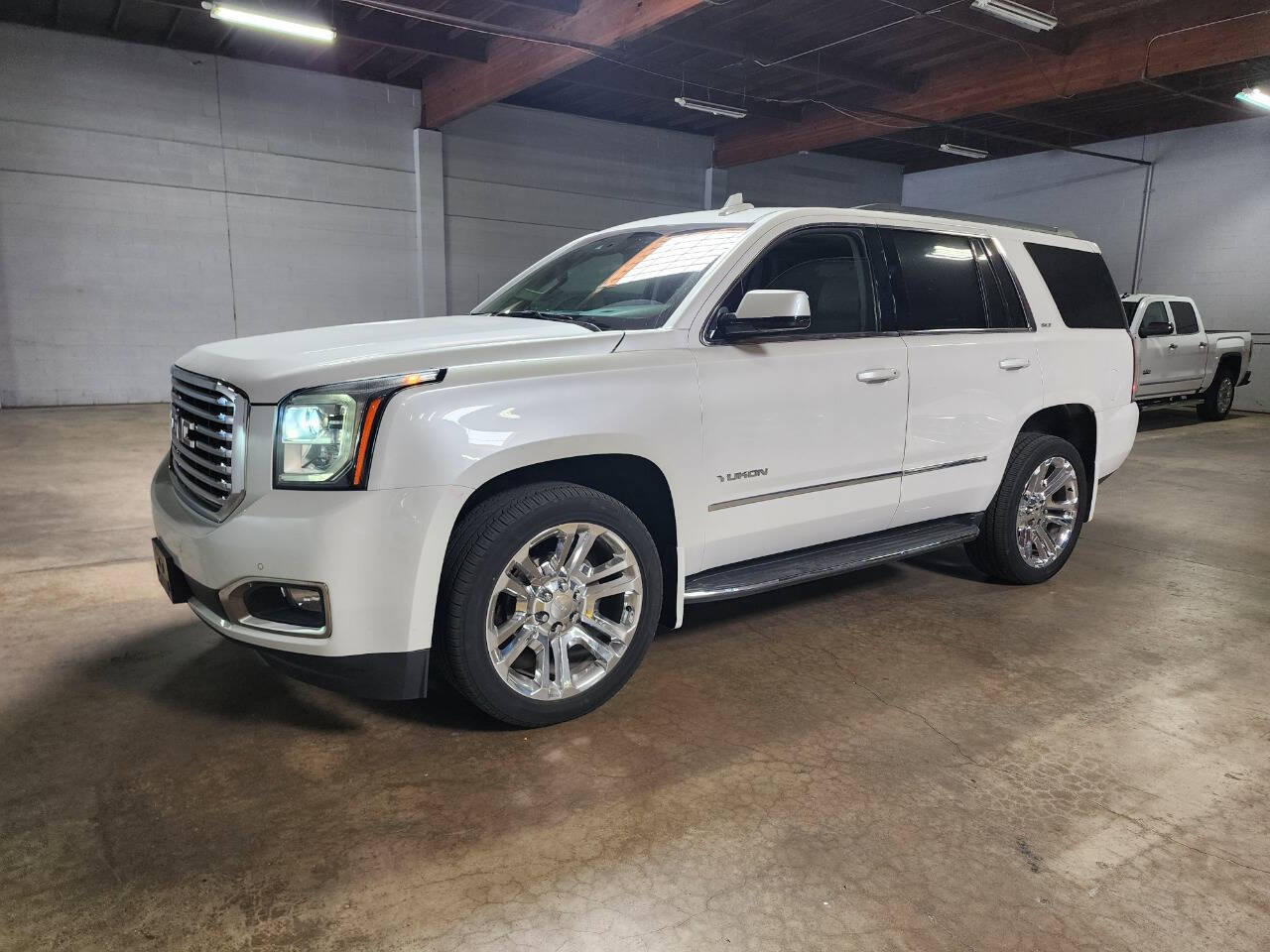 White 2017 GMC Yukon SLT 4x4 SLT 4dr SUV 1