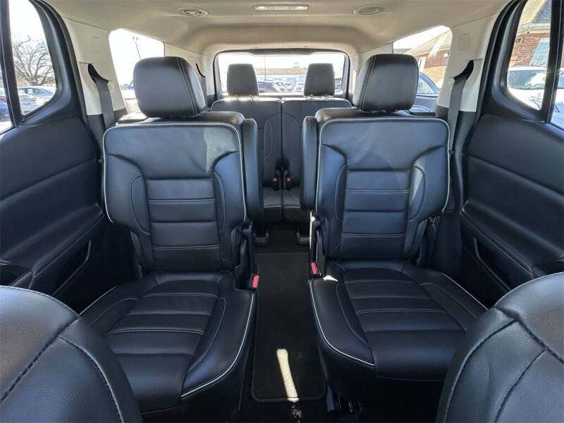 2022 GMC Acadia Denali