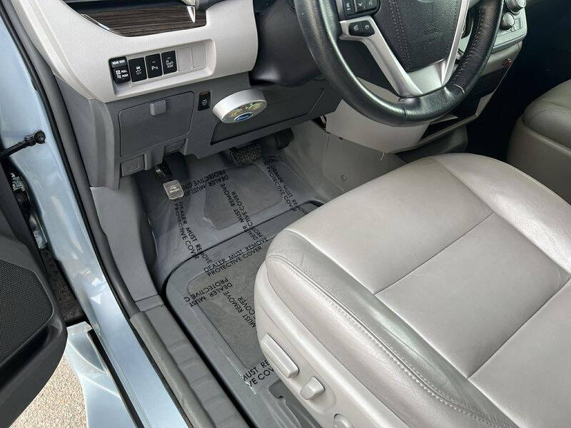 2016 Toyota Sienna