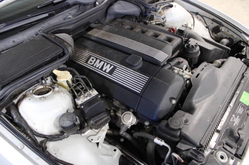 2000 BMW 5 Series 528i