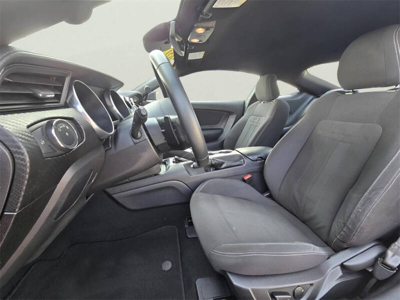 2021 Ford Mustang EcoBoost