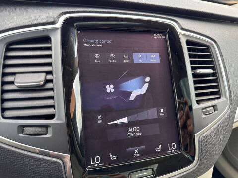 2016 Volvo XC90 T5 Momentum