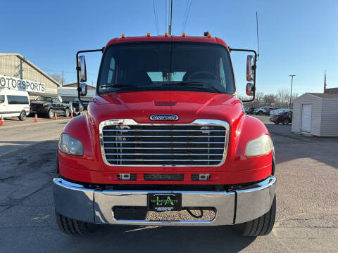 2005 Freightliner M2 106