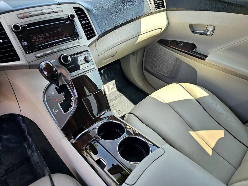 2012 Toyota Venza LE