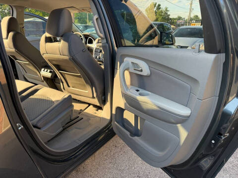 2011 Chevrolet Traverse LS