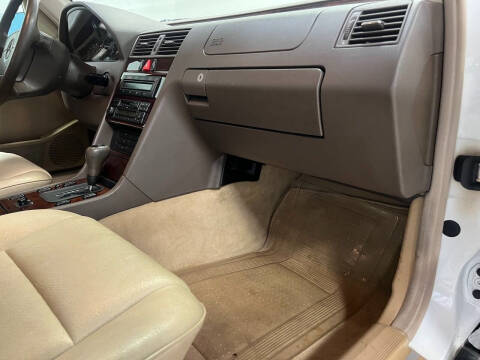 1996 Mercedes-Benz C-Class C 220