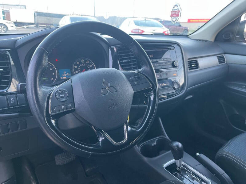 2016 Mitsubishi Outlander ES