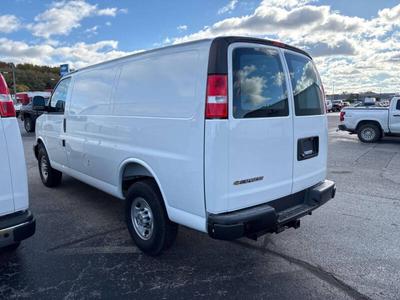 2025 Chevrolet Express 2500
