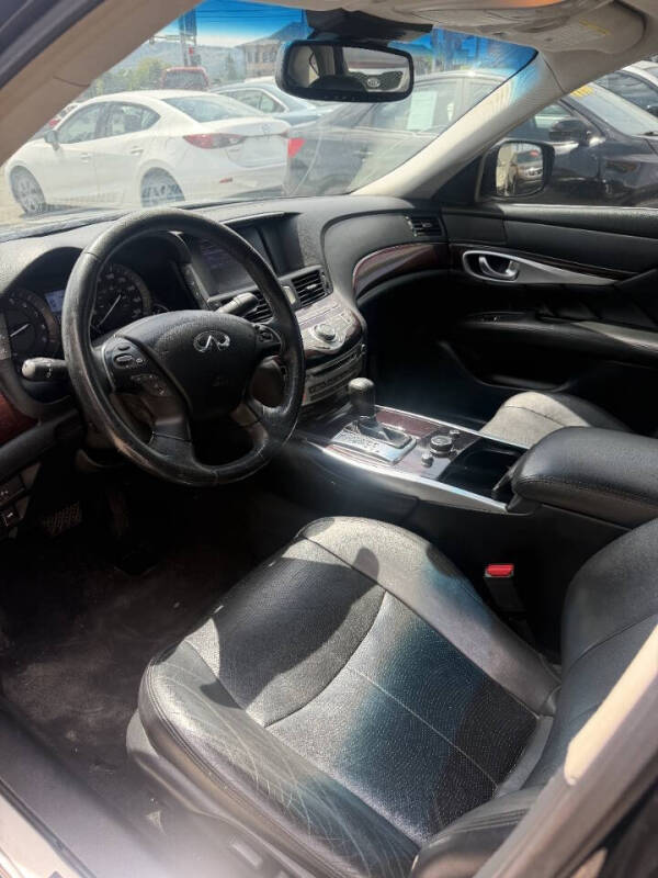 2013 Infiniti M37