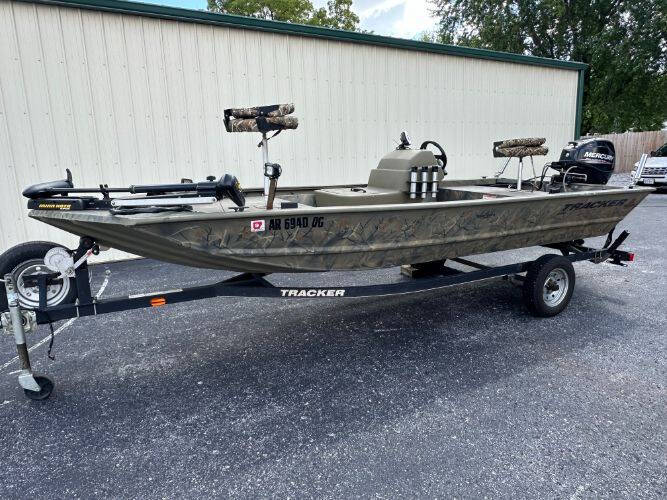 2017 Tracker Grizzly