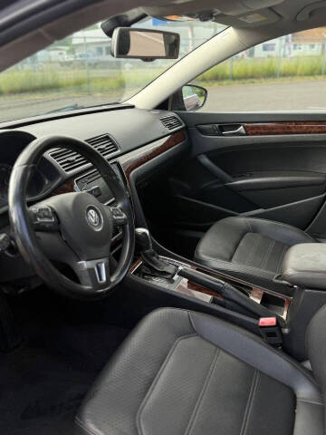 2012 Volkswagen Passat SEL PZEV