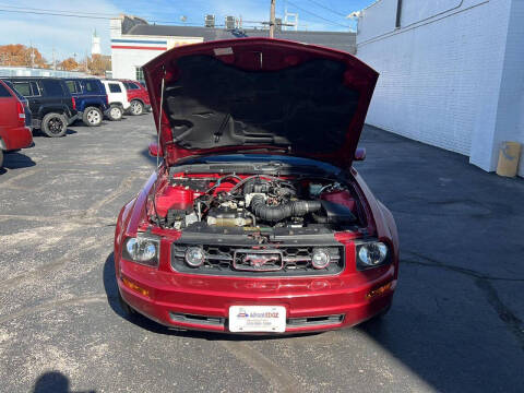 2006 Ford Mustang V6 Standard