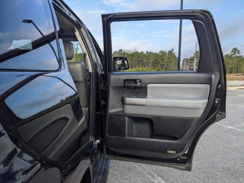 2017 Toyota Sequoia SR5