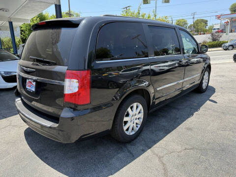 2016 Chrysler Town and Country Touring