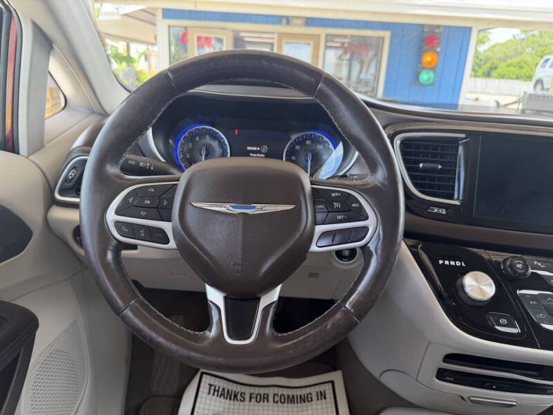 2017 Chrysler Pacifica Touring-L Plus