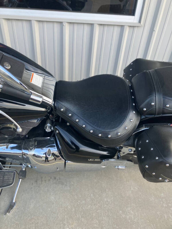 2006 Suzuki Boulevard