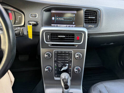 2015 Volvo S60 T5 Drive-E Premier Plus