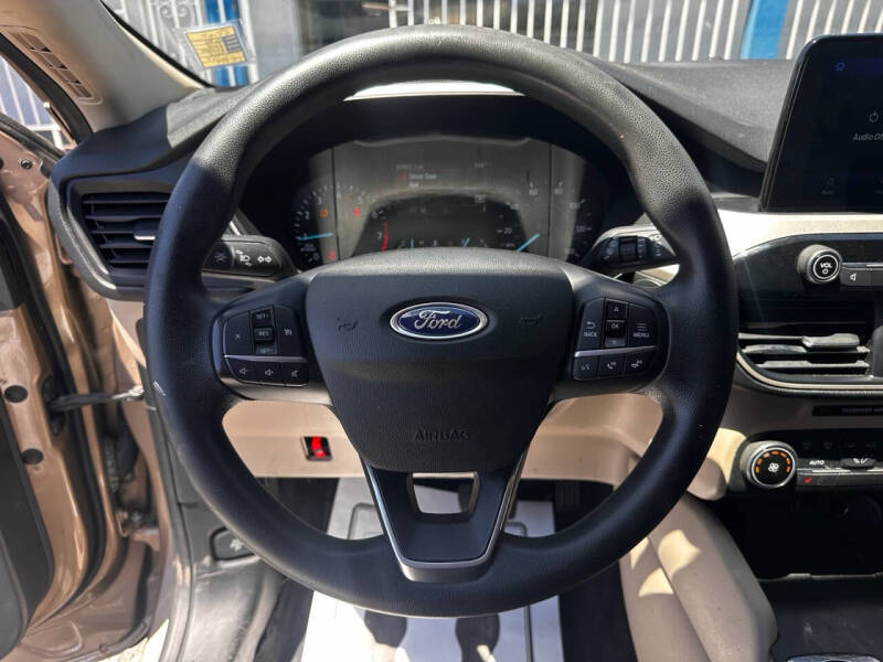 2020 Ford Escape SE