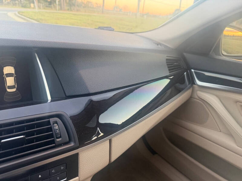 2015 BMW 5 Series 528i