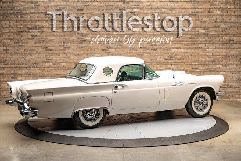 1957 Ford Thunderbird