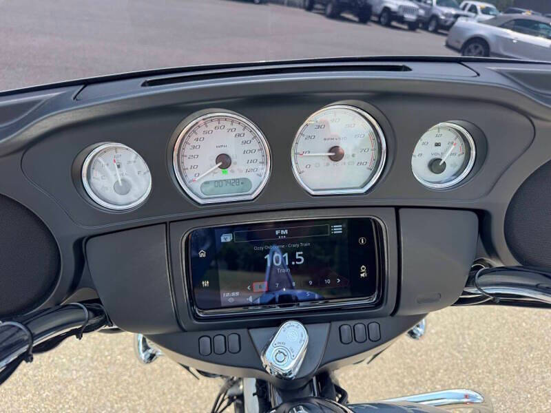 2023 Harley-Davidson Street Glide