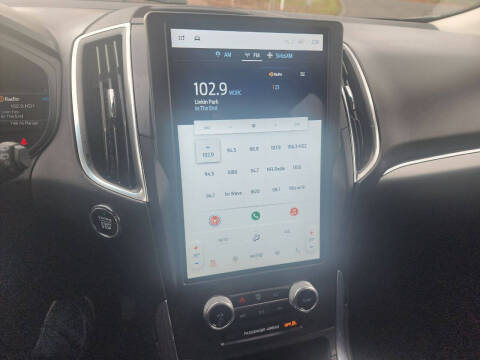 2022 Ford Edge Titanium