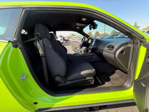2015 Dodge Challenger R/T Shaker