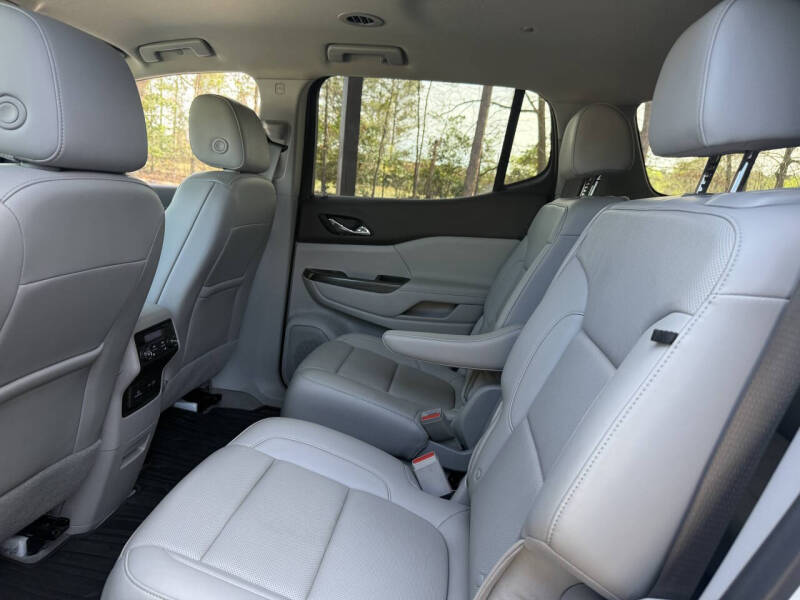 2022 GMC Acadia SLT