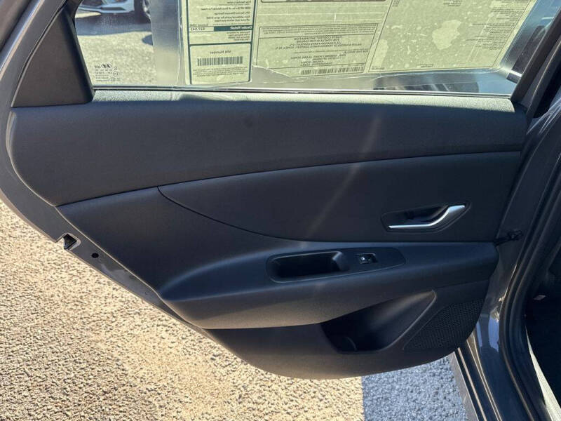 2026 Hyundai Elantra SE