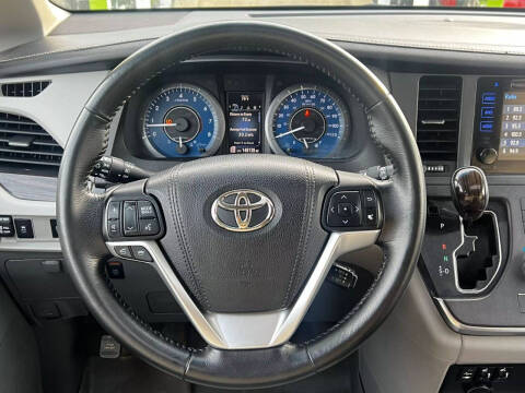 2015 Toyota Sienna
