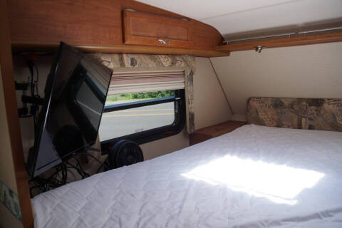 2008 Lance 992