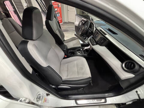 2017 Toyota RAV4 Hybrid XLE