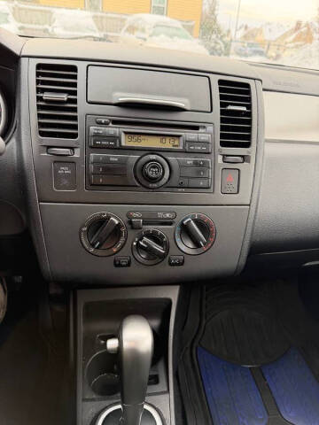 2011 Nissan Versa 1.8 S