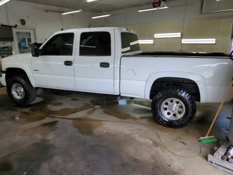 2006 GMC Sierra 2500HD for sale at MADDEN MOTORS INC in Peru IN