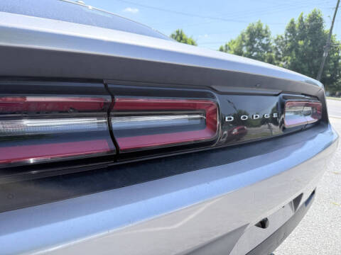 2016 Dodge Challenger SXT