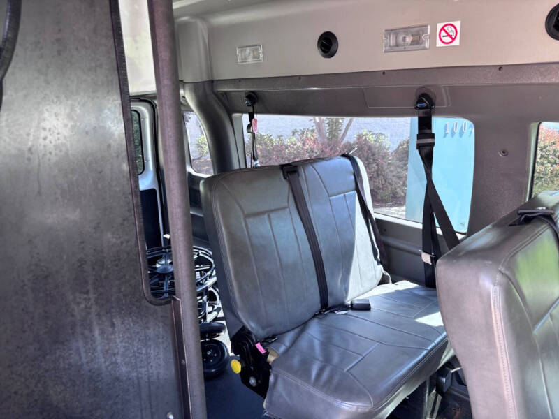 2011 Ford E-Series E-350 SD