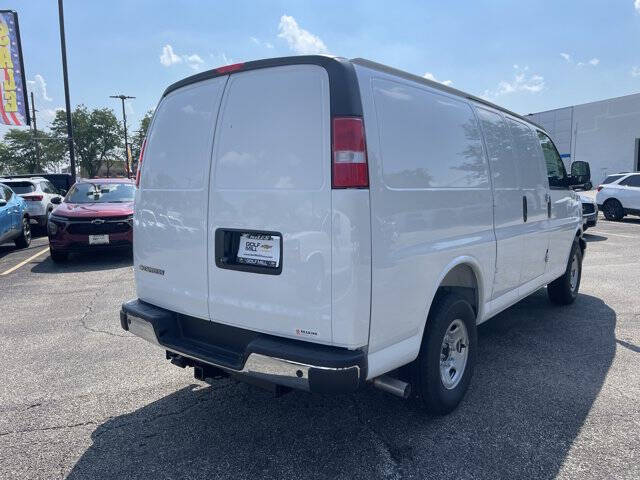 2025 Chevrolet Express 2500