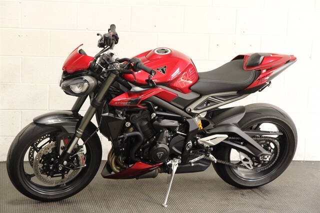 2024 Triumph STREET TRI